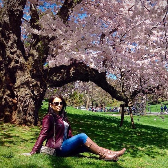 Andrew Marc & Richard Chai Casey Structured Moto - Picture 8 of 9